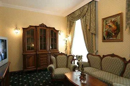 Grand London 5* Warna
