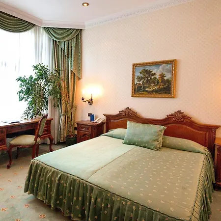 Grand London