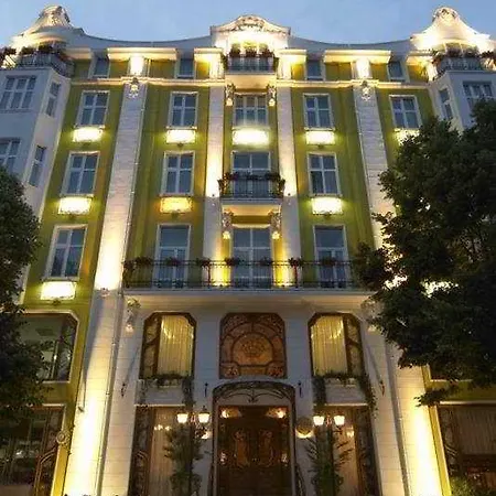 伦敦格兰酒店 5* 瓦爾納