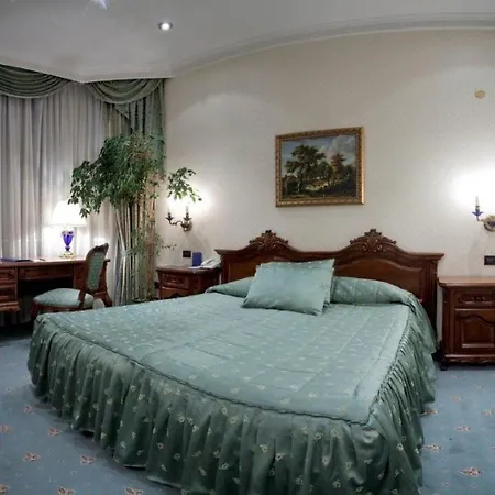 Grand London Hotel